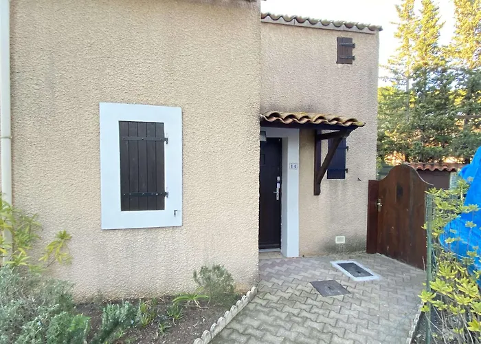 6 Pers, Clim, Au Calme Avec Piscine Et Parking - Fr-1-607-125 * Agde