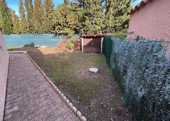 6 Pers, Clim, Au Calme Avec Piscine Et Parking - Fr-1-607-125 * Agde