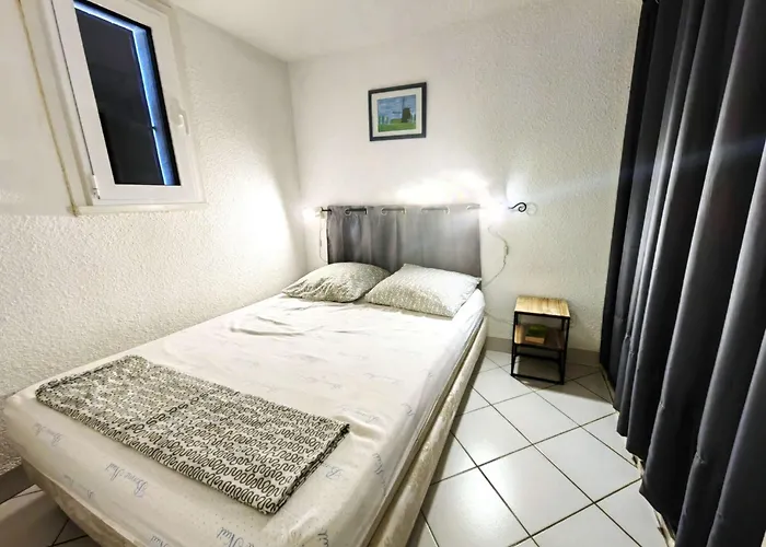 Villa 6 Pers, Clim, Au Calme Avec Piscine Et Parking - Fr-1-607-125 Agde