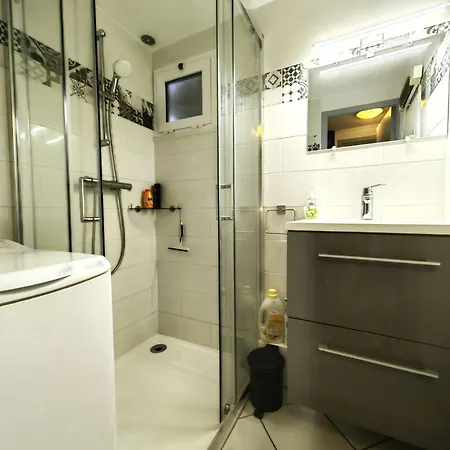 6 Pers, Clim, Au Calme Avec Piscine Et Parking - Fr-1-607-125