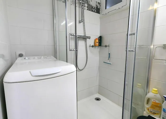 6 Pers, Clim, Au Calme Avec Piscine Et Parking - Fr-1-607-125 * Agde