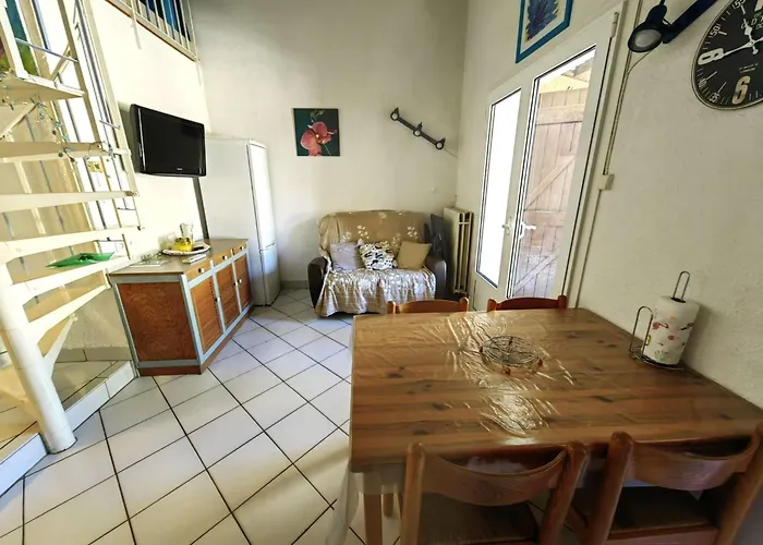 Villa 6 Pers, Clim, Au Calme Avec Piscine Et Parking - Fr-1-607-125 *